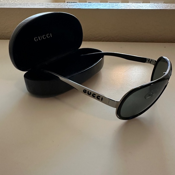 Vintage Gucci Aviator Sunglasses – Early 2000s with Original Case - Picture 4 of 11